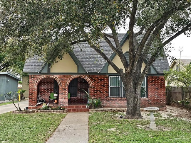 property at 1215 N 15th St