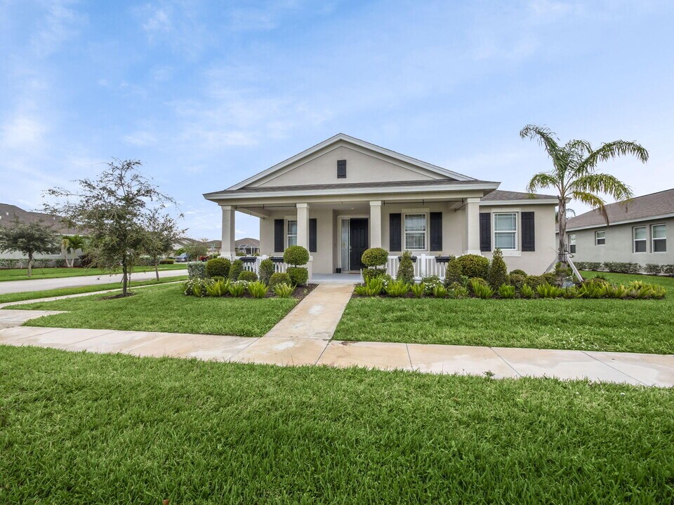 1430 Earlsferry Ave in Vero Beach, FL - Building Photo