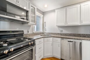 157 W 3rd St, Unit 156 in Boston, MA - Building Photo
