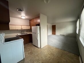 905 Reed St, Unit 1 in Neenah, WI - Building Photo - Building Photo