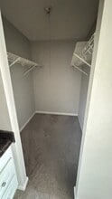 1274 E Main St, Unit D10 in Meriden, CT - Building Photo - Building Photo