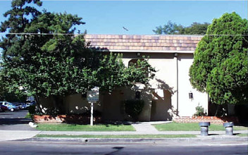 Etiwanda Villas in Reseda, CA - Building Photo - Building Photo