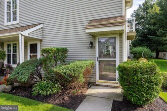 1676B Thornwood Dr in Mount Laurel, NJ - Building Photo - Building Photo