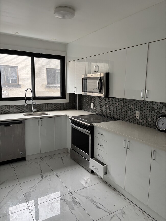 5480 Coronation Av in Montréal, QC - Building Photo - Building Photo