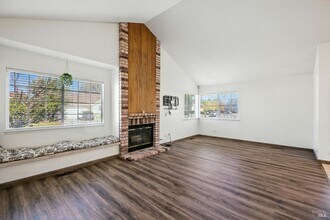 1424 Dandelion Way in Petaluma, CA - Building Photo - Building Photo