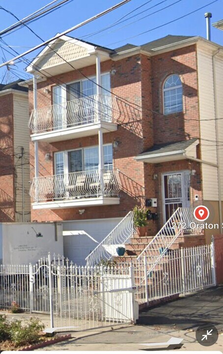 272 Oraton St in Newark, NJ - Building Photo