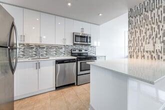45 Balliol Street in Toronto, ON - Building Photo - Interior Photo