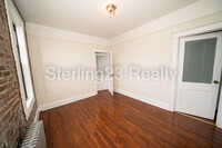 4218 34th Ave, Unit 3 in Long Island City, NY - Building Photo - Building Photo