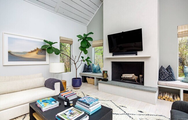 92 Scrimshaw Ln in Amagansett, NY - Building Photo - Building Photo