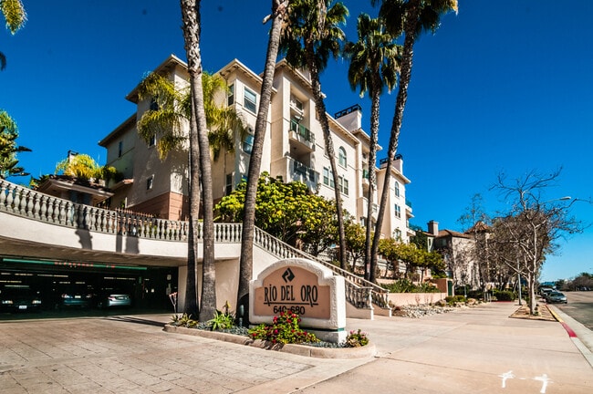 property at 640 Camino De La Reina