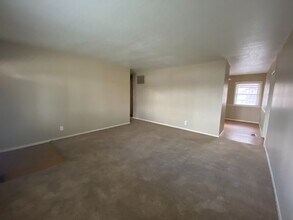 6117 Landsdowne Dr in Fort Wayne, IN - Building Photo - Building Photo