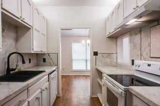 500 Norwood Pl in Arlington, TX - Building Photo - Building Photo