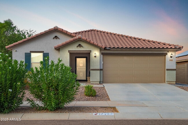17192 W Pinnacle Vis Dr in Surprise, AZ - Building Photo - Building Photo