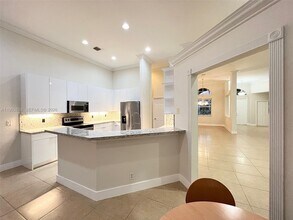 1210 Leeward Way in Weston, FL - Building Photo - Building Photo