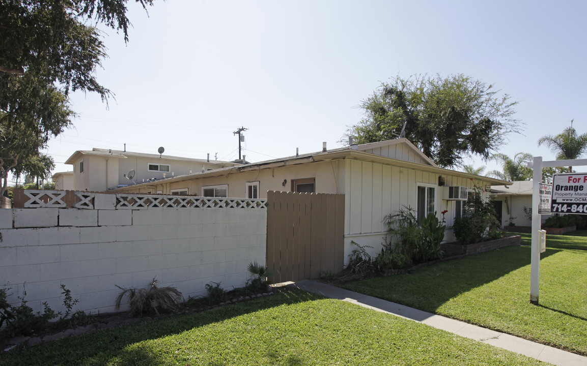 2100 W Juno Ave in Anaheim, CA - Building Photo