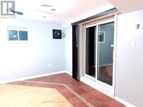 26 Rainbow Ct in Georgina, ON - Building Photo - Building Photo