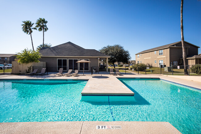 Rio Grande Ranch in Laredo, TX - Foto de edificio - Building Photo