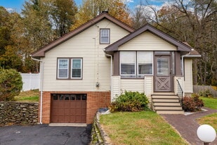 430 Old Main St in Rocky Hill, CT - Building Photo