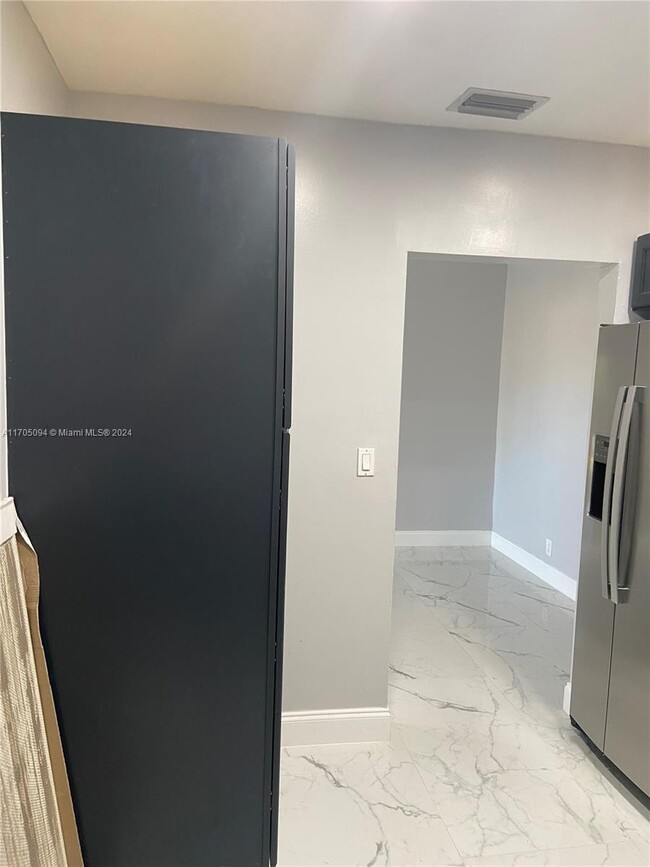 1501 NW 8th Ave-Unit -E-W in Fort Lauderdale, FL - Building Photo - Building Photo