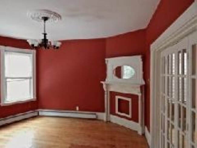 16 Fisher Ave, Unit 4