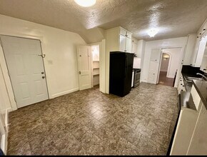 212 W Hunnicutt Ave in Baytown, TX - Building Photo - Building Photo