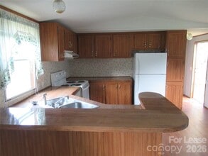 2400 Skyview Ln in Lincolnton, NC - Building Photo - Building Photo