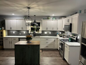 17 N 5th St in Akron, PA - Foto de edificio - Building Photo