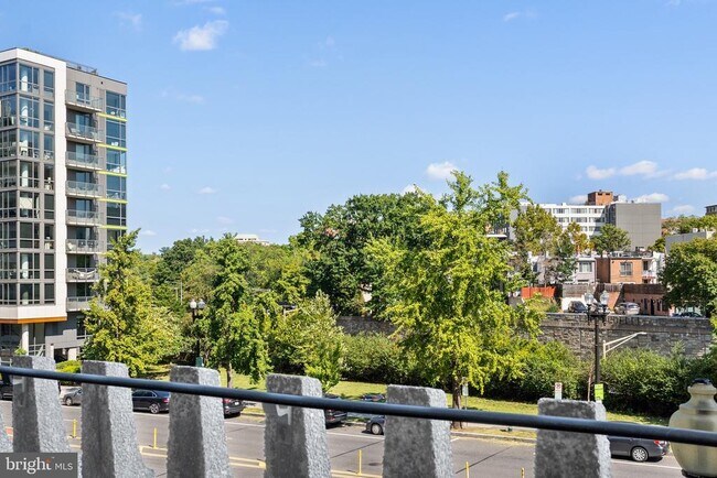 2510 Virginia Ave NW in Washington, DC - Building Photo - Building Photo