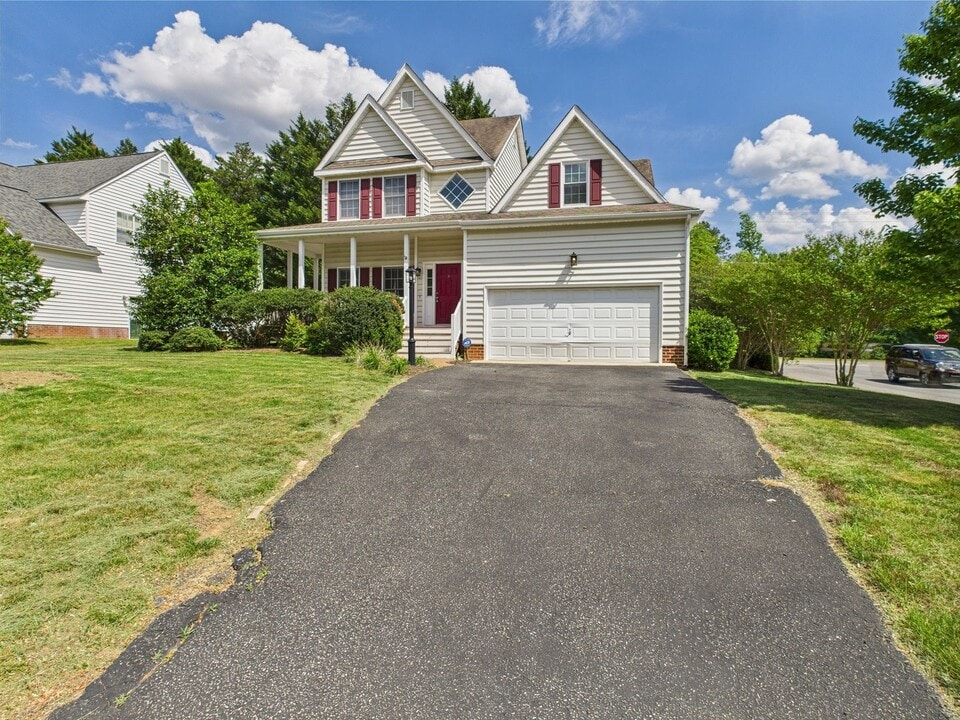 401 Portwest Terrace in Richmond, VA - Building Photo