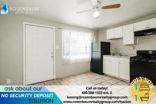 302 W Flores St in Tucson, AZ - Building Photo