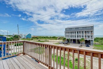 1411 New River Inlet Rd in North Topsail Beach, NC - Foto de edificio - Building Photo