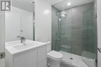 1 Quarrington Lane in North York, ON - Building Photo - Building Photo