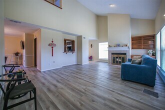 9511 Sharpcrest St in Houston, TX - Building Photo - Building Photo