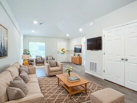 11399 Poplin Ave in Englewood, FL - Building Photo