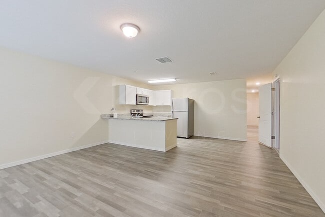 27008 Anthony Ave in Brooksville, FL - Foto de edificio - Building Photo