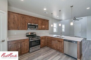 506 N 550 W in Hurricane, UT - Building Photo