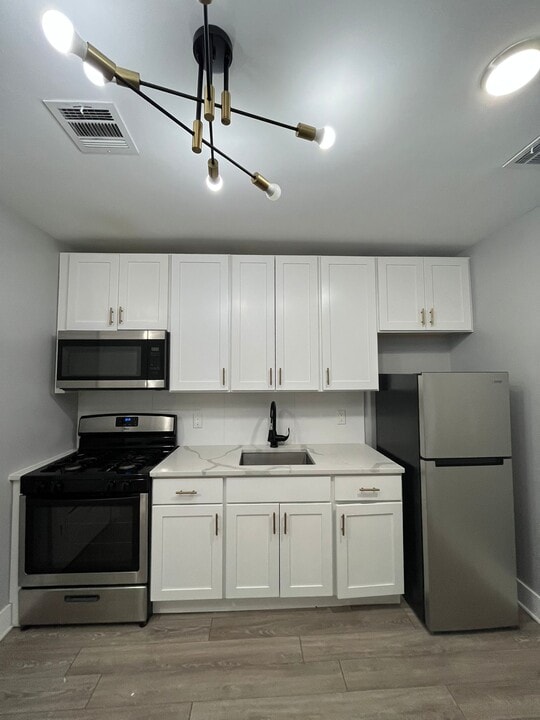 26 Yale Ave, Unit 2R in Jersey City, NJ - Building Photo