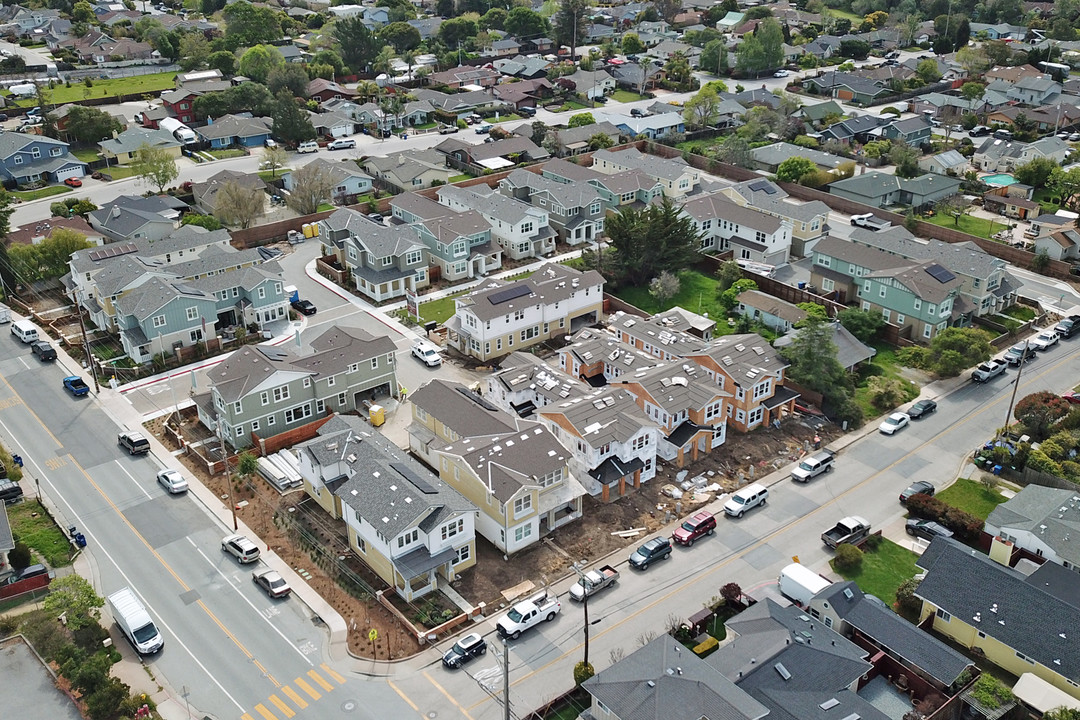 2050 Jose Ave in Santa Cruz, CA - Building Photo