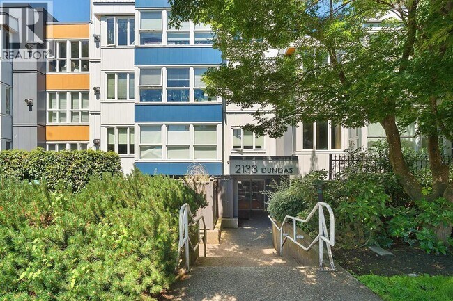2133 Dundas St in Vancouver, BC - Building Photo - Building Photo