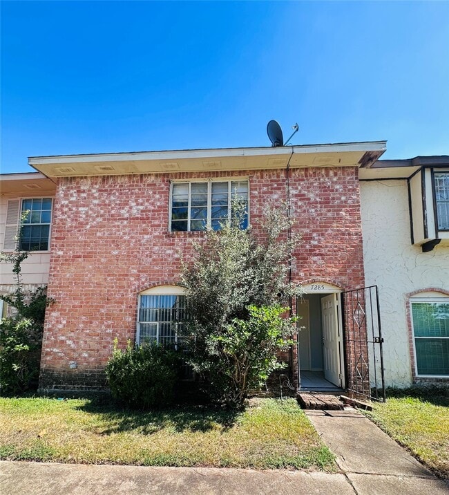 property at 7285 Chasewood Dr