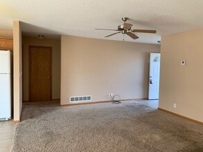 3001 Brookville Dr in Manhattan, KS - Building Photo - Building Photo