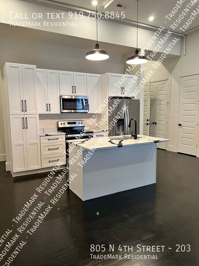 property at 805 N 4th St