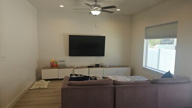 7271 N Silver Spring Way in Eagle Mountain, UT - Building Photo - Building Photo