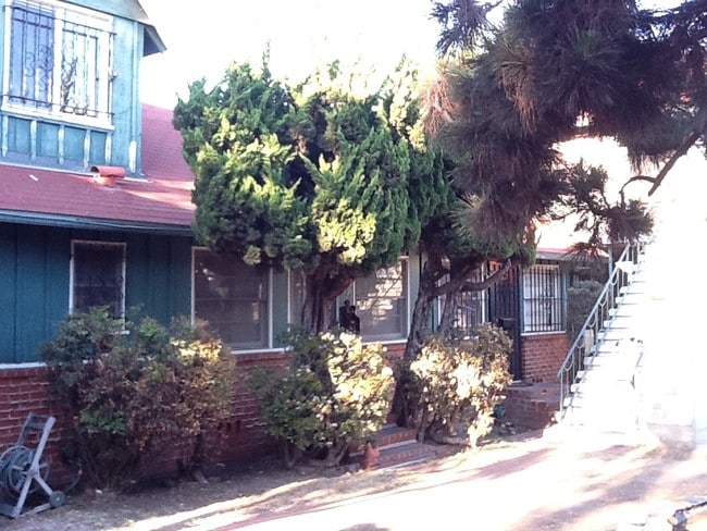 3820 Sawtelle Blvd in Los Angeles, CA - Foto de edificio - Building Photo