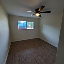 4205 Metropolitan Ave in Dallas, TX - Building Photo - Building Photo
