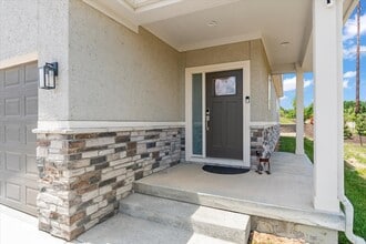 1095 N Findley St in Olathe, KS - Building Photo - Building Photo