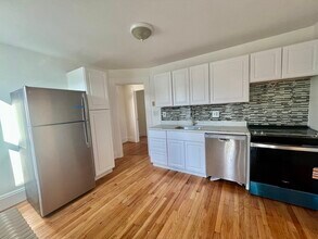 50 Pond St in Waltham, MA - Building Photo - Building Photo