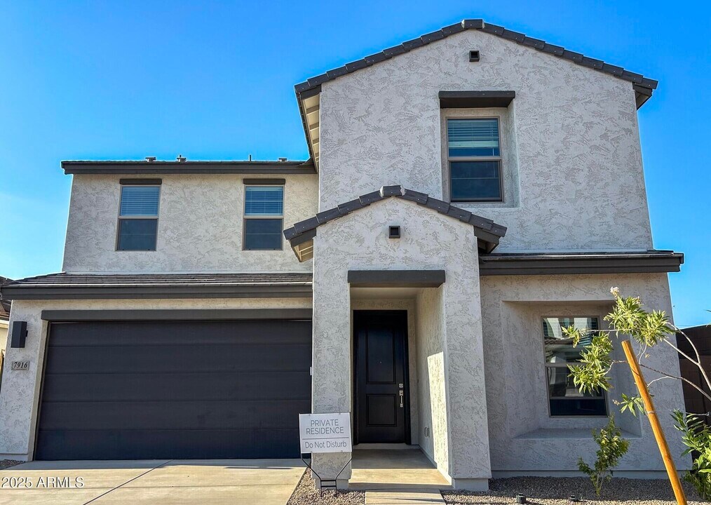 7916 W Sands Rd in Glendale, AZ - Building Photo