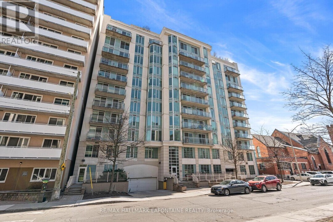 138-1138 Somerset St W in Ottawa, ON - Building Photo