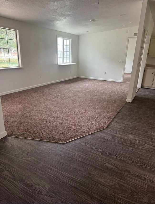 5540 N 11th Ave in Hanford, CA - Building Photo - Building Photo